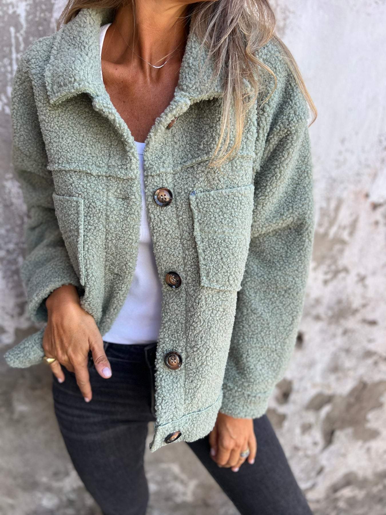 Alizée | Snug Buttoned Jacket